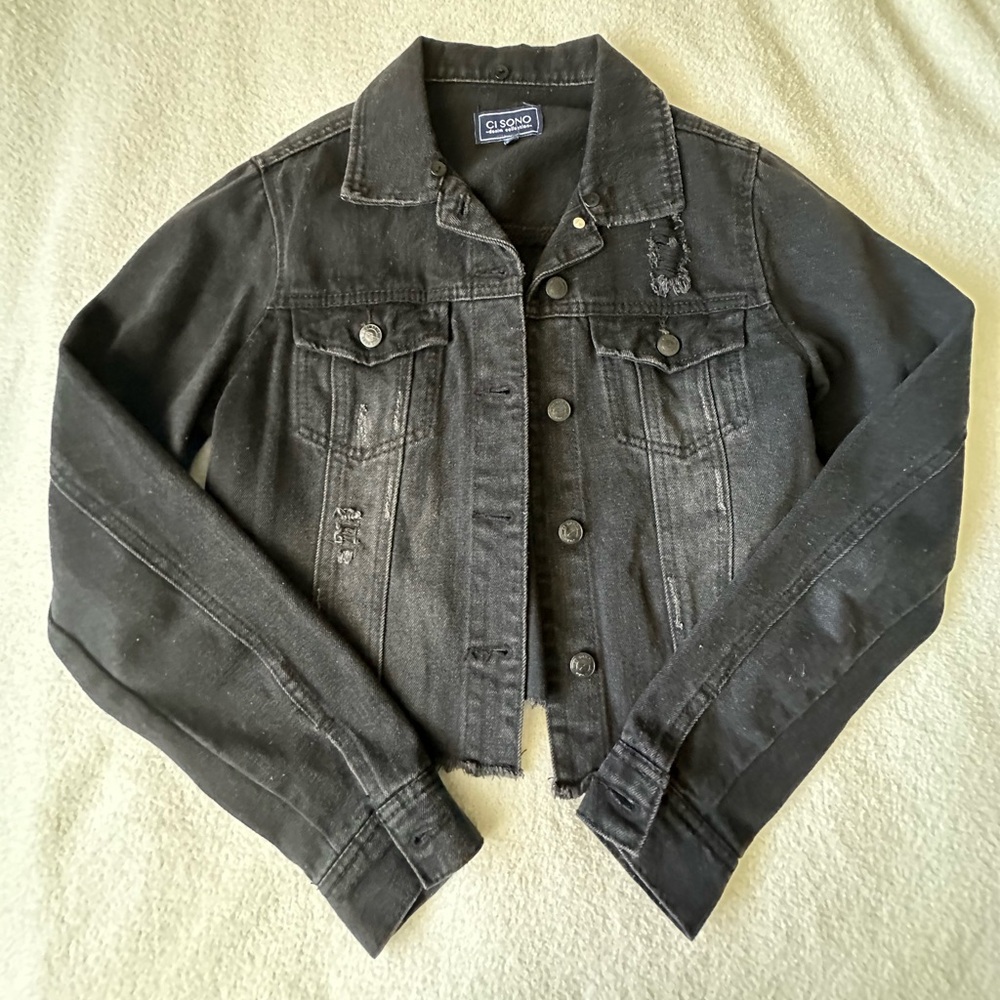 Black crop Jean jacket size medium